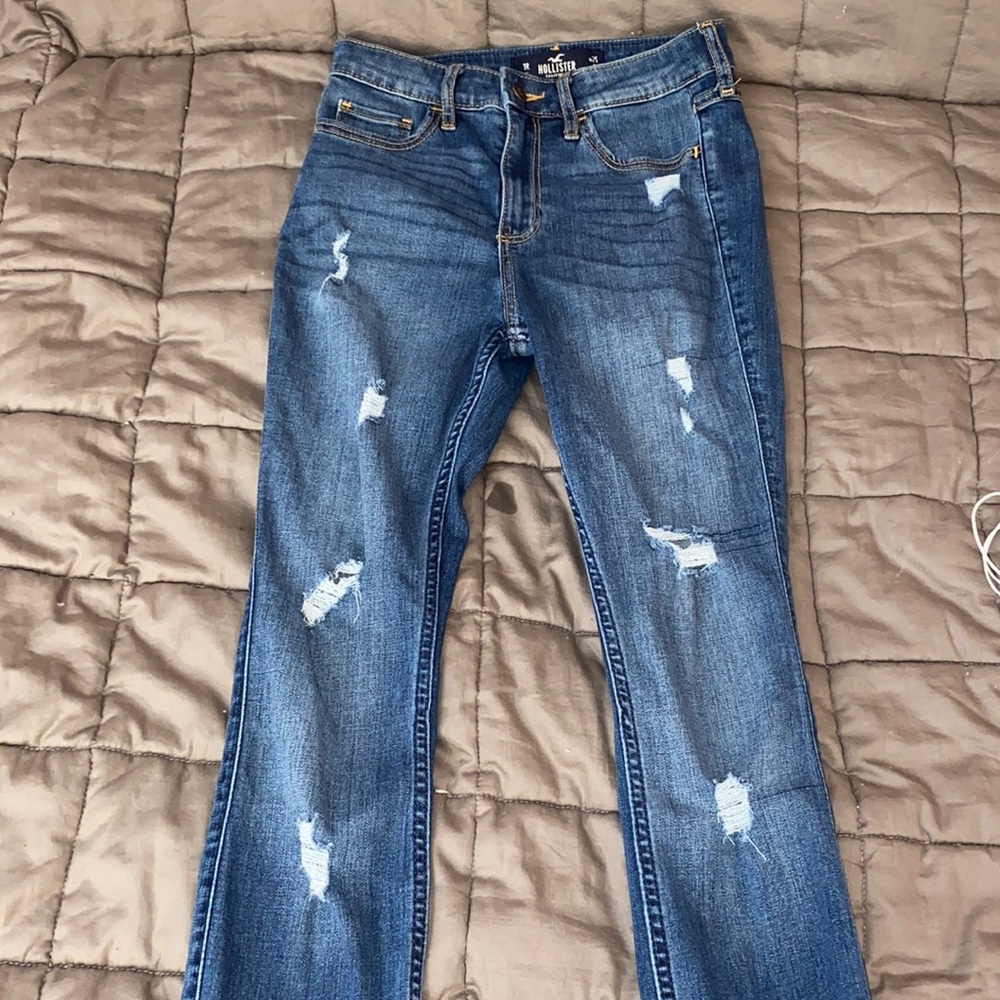 Hollister ripped jeans (1R)